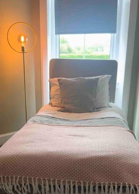 Large 2 Bedroom, Ground Floor Flat, Close To City EDI Exterior foto