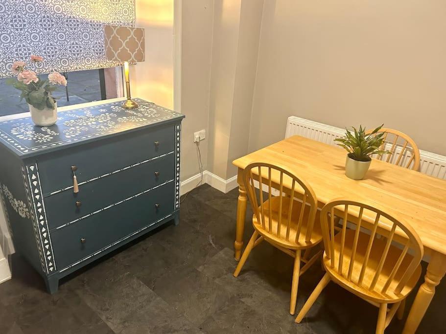 Large 2 Bedroom, Ground Floor Flat, Close To City EDI Exterior foto